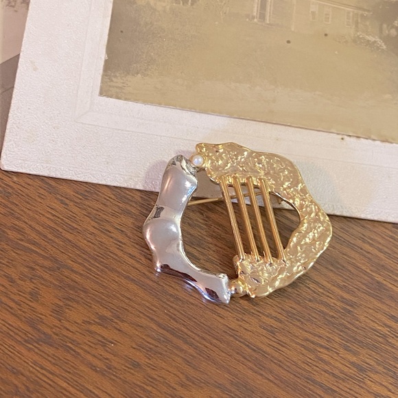 Israeli Artist Rachel Gera’s signed Vintage 1984 Golda Meir Club Brooch Pin - Picture 3 of 5